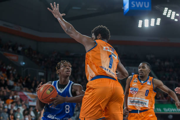 始终处于被 始终处于被