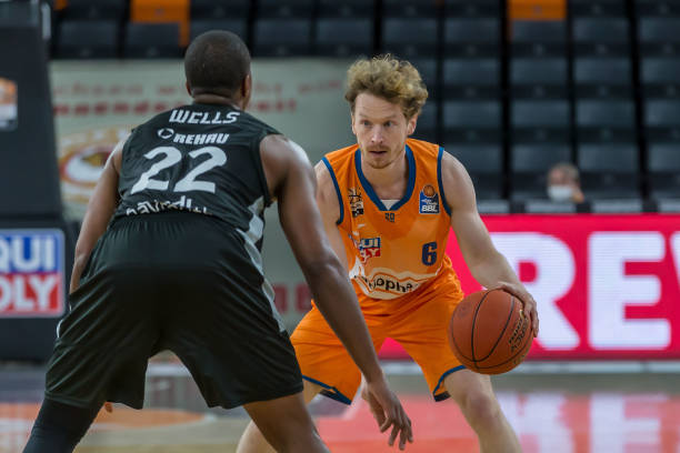 边路以及前 边路以及前